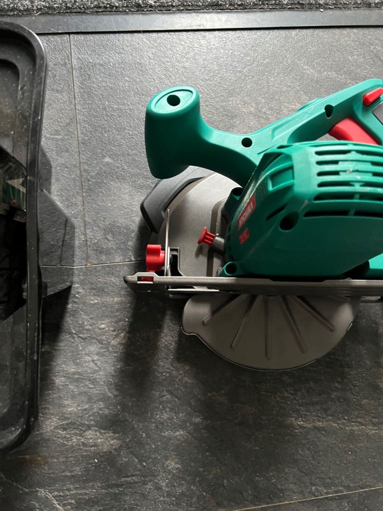 Circular saw and Drill for quick sale £15 for both