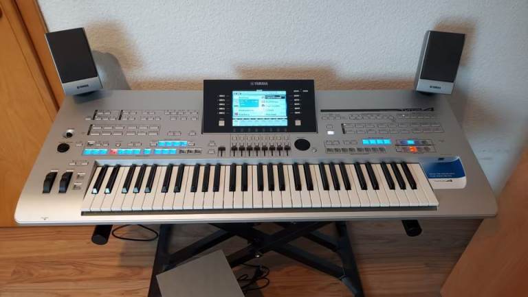 Yamaha Tyros 4 Keyboard With Original Speakers And Accessories