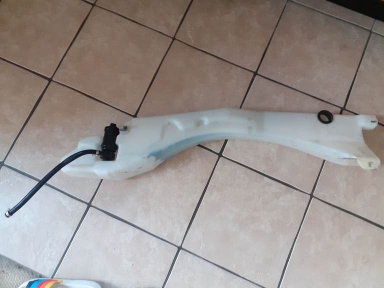 Windscreen washer tank + windscreen headlights washer pump Citroen XM