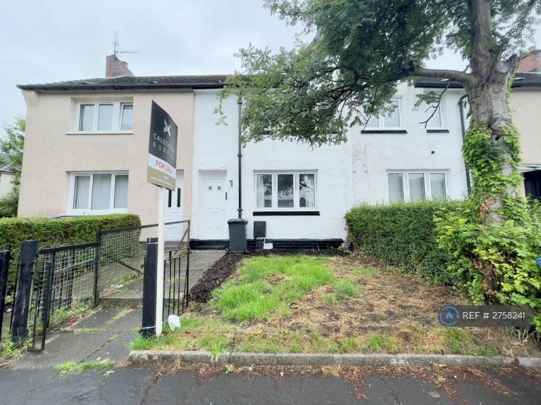 3 bedroom house in Robert Burns Avenue, Glasgow, G81 (3 bed) (#2758241)