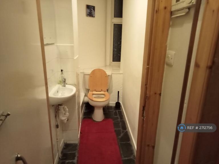 1 bedroom flat in Henderson Street, Edinburgh, EH6 (1 bed) (#2712756)