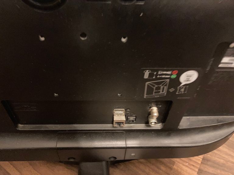 LG 22TK410v-pz tv nice item 22"