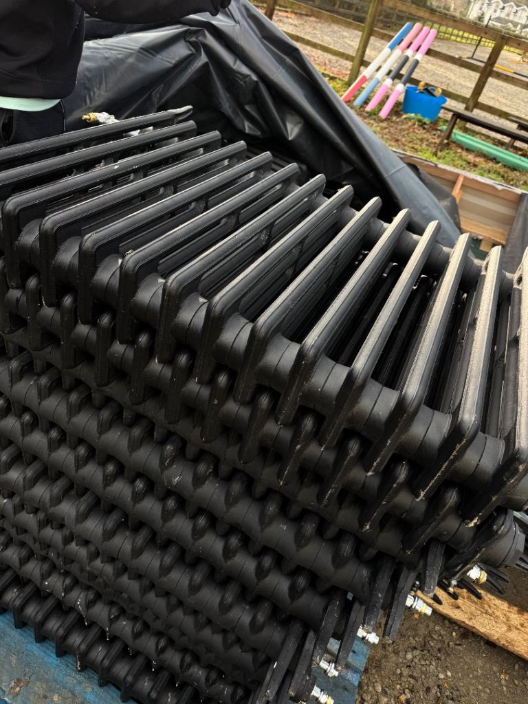 Cast iron traditional radiators 