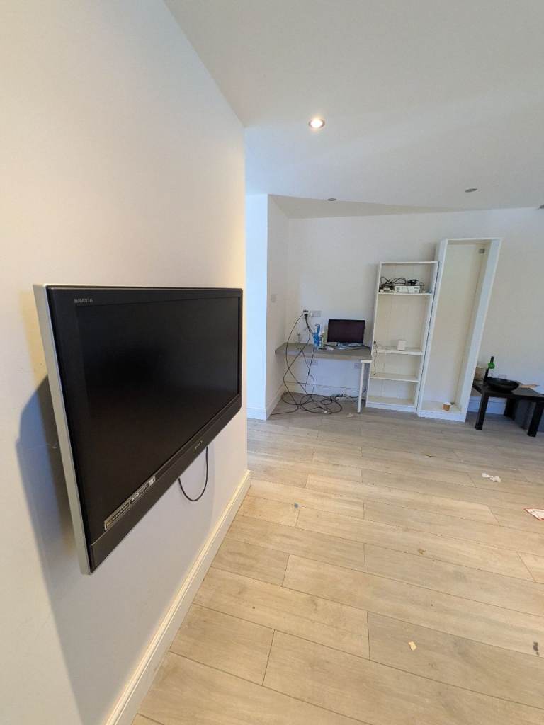 Hayes UB3 Coldharbour Lane - Self-contained office / storage unit / garage / commercial office