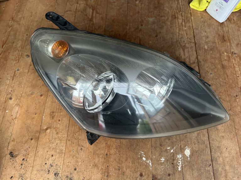 VAUXHALL ZAFIRA B MK2 05-14 DRIVER SIDE O/S HALOGEN HEADLIGHT BLACK 24451051