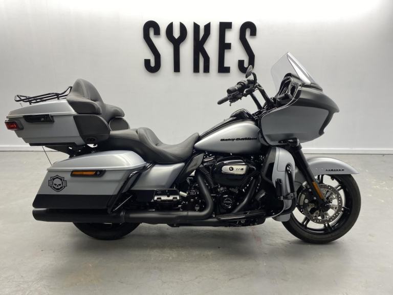 2020 Harley-Davidson FLTRK Touring Road Glide Limited Barracuda Silver