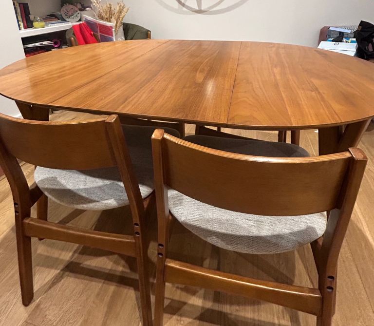 West Elm Mid-Century Modern Round Extendable Dining Table + four chairs