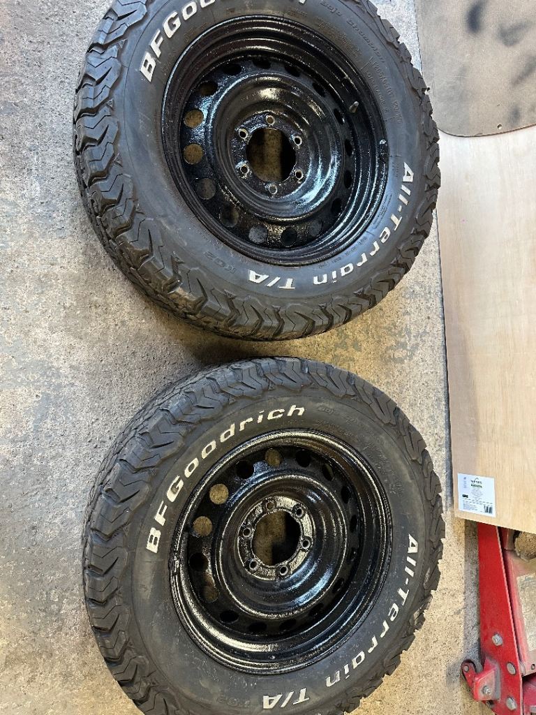 Hi Lux pick up alloy wheels 17” & tyres x 5