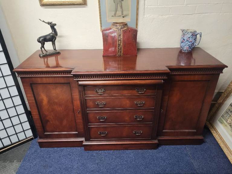 Stunning top quality solid mahogany breakfront sideboard 