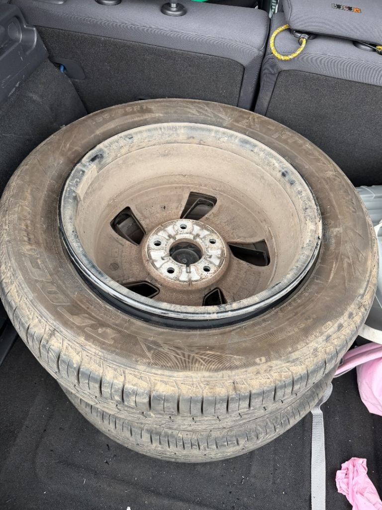 4x 15” tyres and steel rims