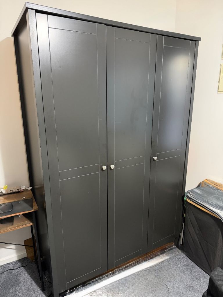 Matte finish 3-Door wardrobe black
