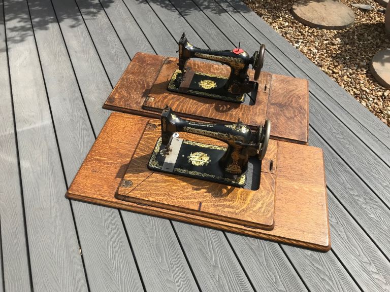 3 x Singer Sewing Machines – Good Working Order
