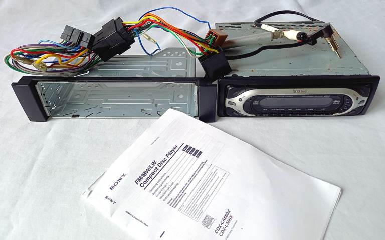 SONY CDX-CA680X Car FM/MW/LW Radio MD/CD Player Stereo Head Unit 50W Noble M12