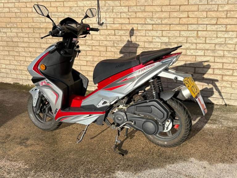 mgb fantasy 125cc automatic moped 2024/74 plate with only 183 miles