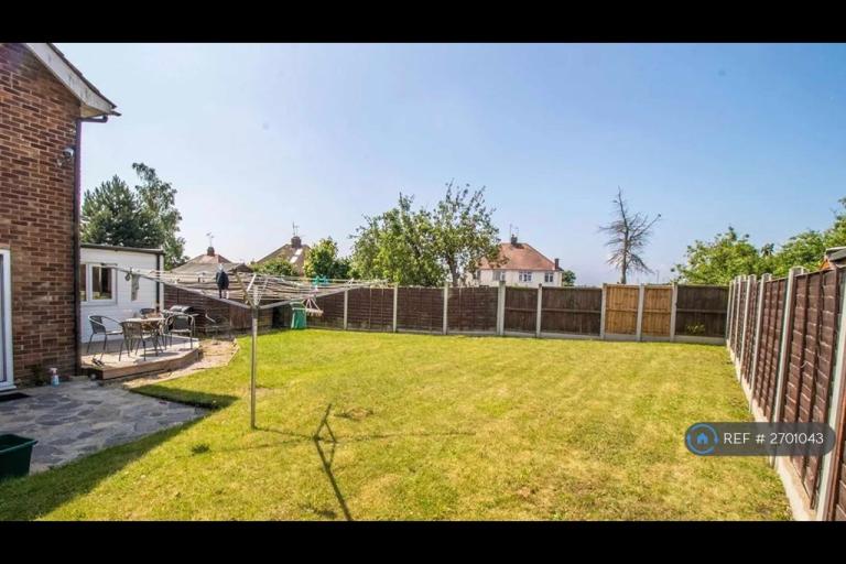 6 bedroom house in Arnstones Close, Colchester, CO4 (6 bed) (#2701043)