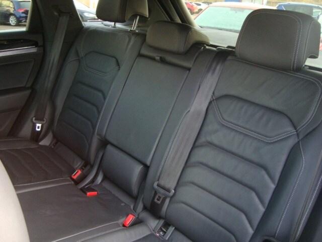 2019 Volkswagen Touareg 3.0 V6 TDI 4Motion R-Line Tech 5dr Tip Auto ESTATE Diesel Automatic