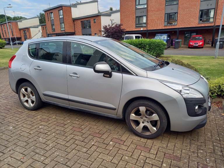 Peugeot, 3008, Hatchback, 2011, Semi-Auto, 1560 (cc), 5 doors