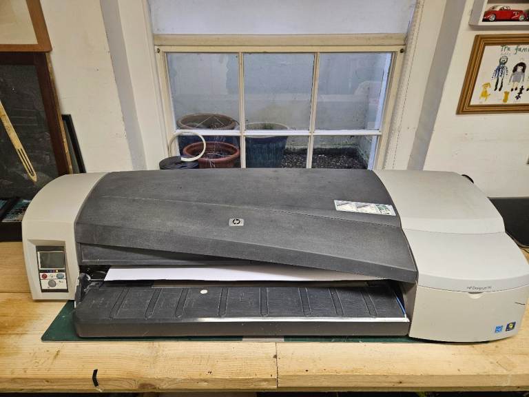 FREE.HP DESIGNJET 111 PLOTTER. NOT WORKING