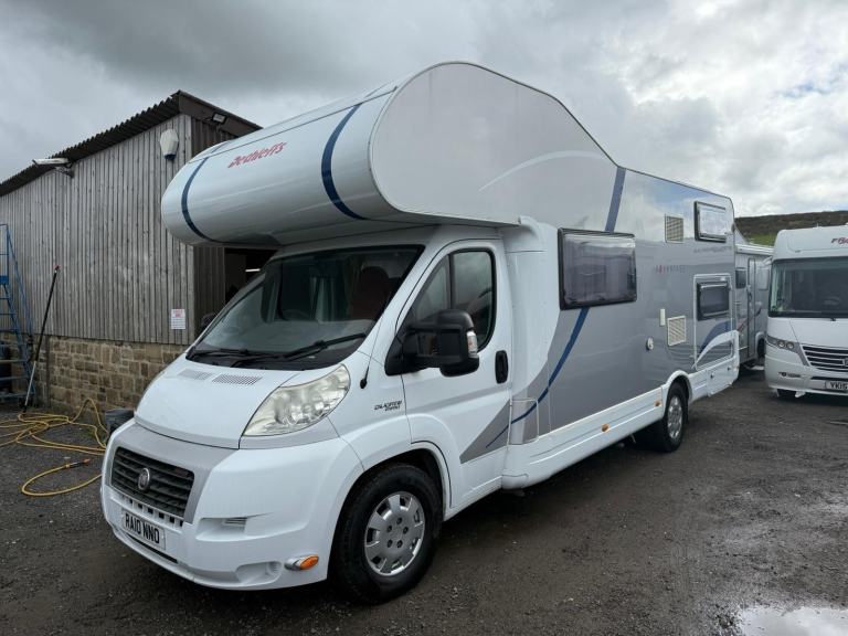 2010 - Dethleffs Advantage - 3 ltr - 25,000 Miles - 6 Berth / 6 Belts 