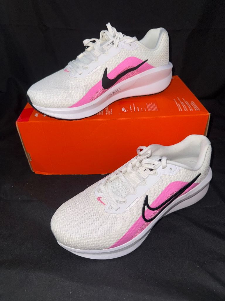 Nike Air Zoom Structure 24 Trainers - White & Pink