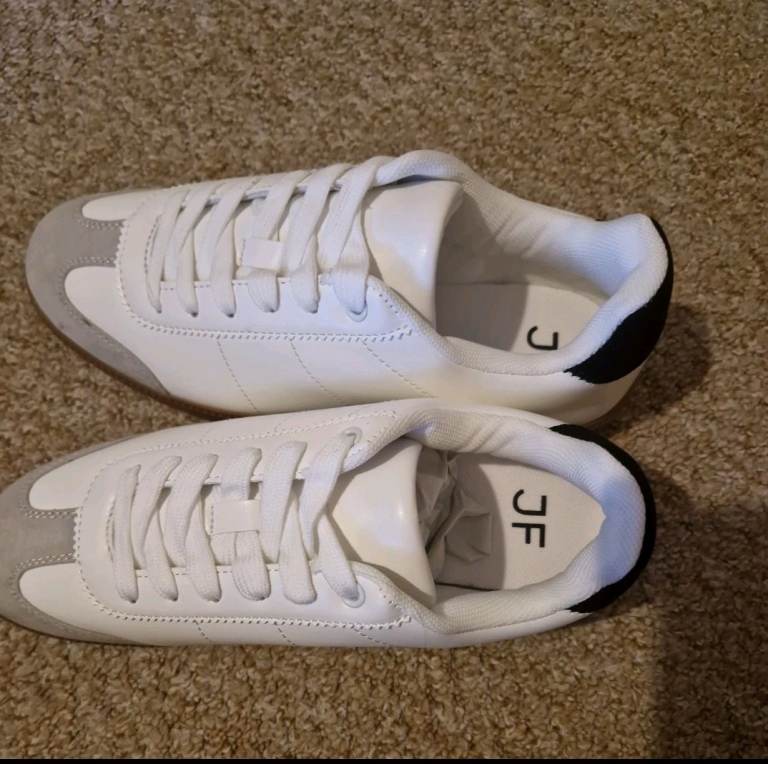 Justfab woman trainers size 8 ,brand new 