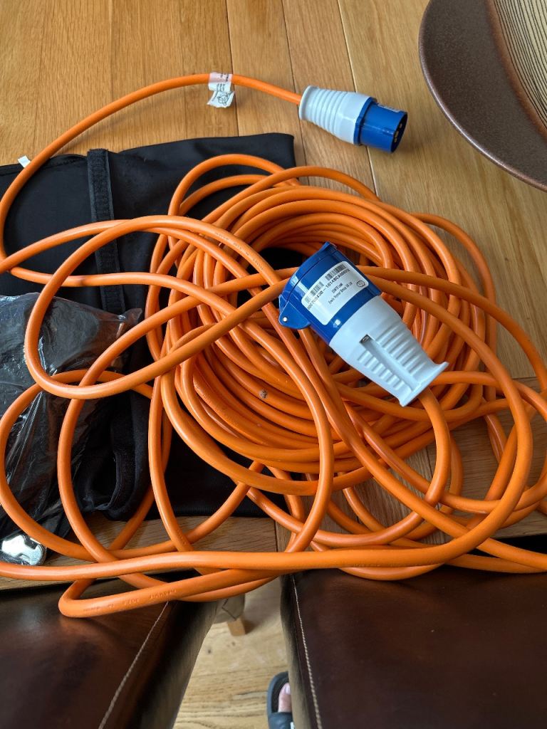 Orange Electric Hook-Up Cable – Good Condition