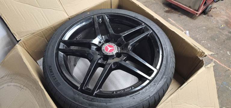 Mercedes AMG 18" Alloy wheels + new tyres