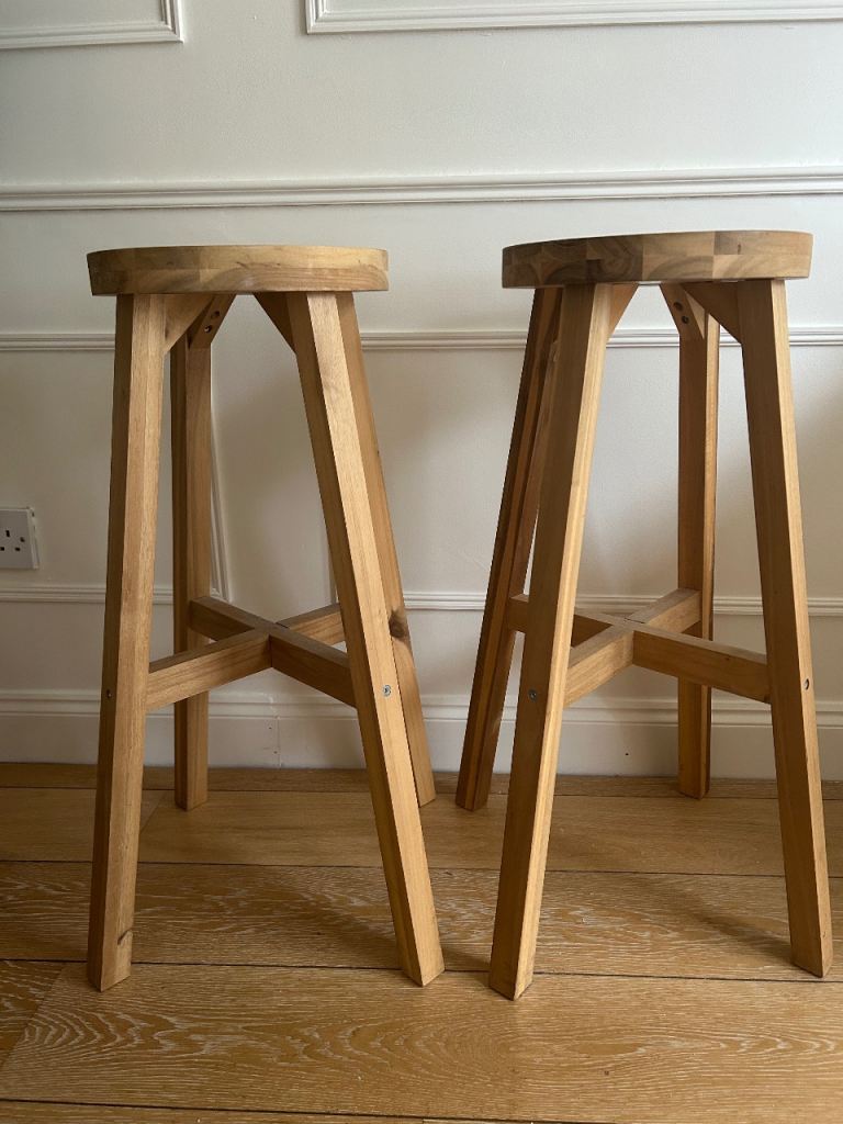 Pair of Wooden Bar Stools – Good Condition