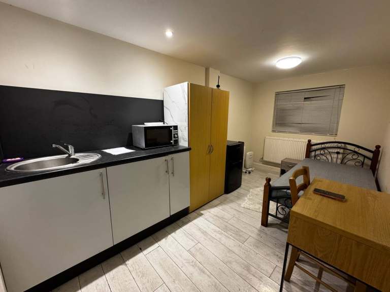 Lovely, well located Studio