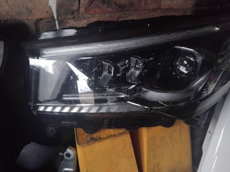 Maxus ED9 n/s LED headlight 2022