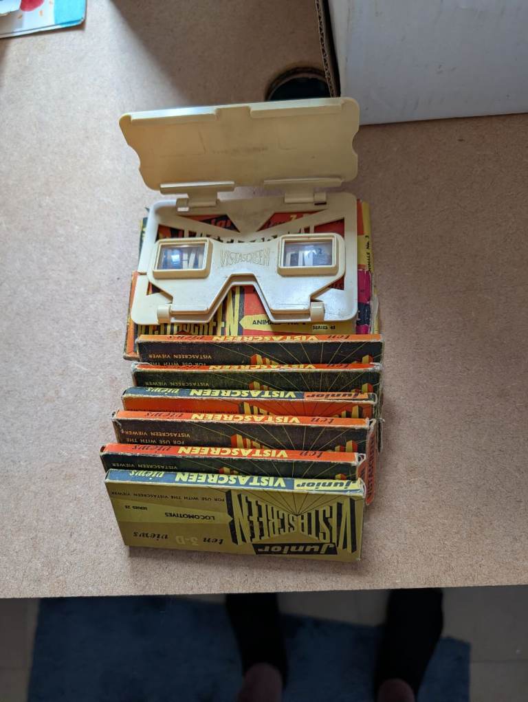 Vintage Vistascreen Junior Viewer with 7 Slides