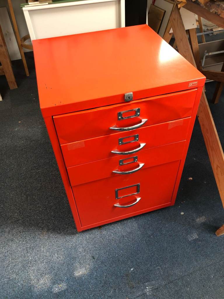 image for 2 filing cabinets - free
