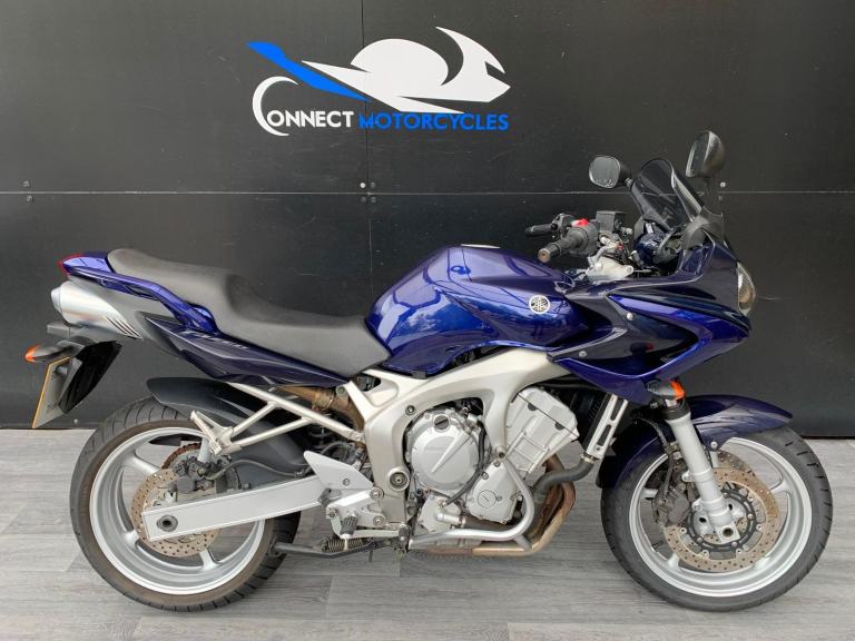 YAMAHA FZ6 FAZER 2004 PROJECT BIKE HPI CLEAR LOW MILEAGE