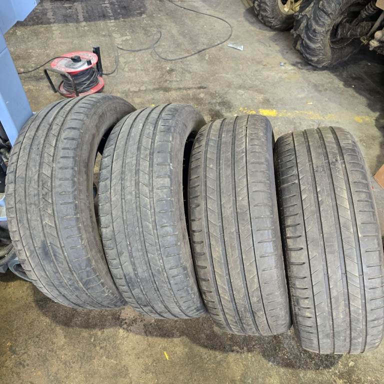 235 60 18 Michelin 235/60/18 x4