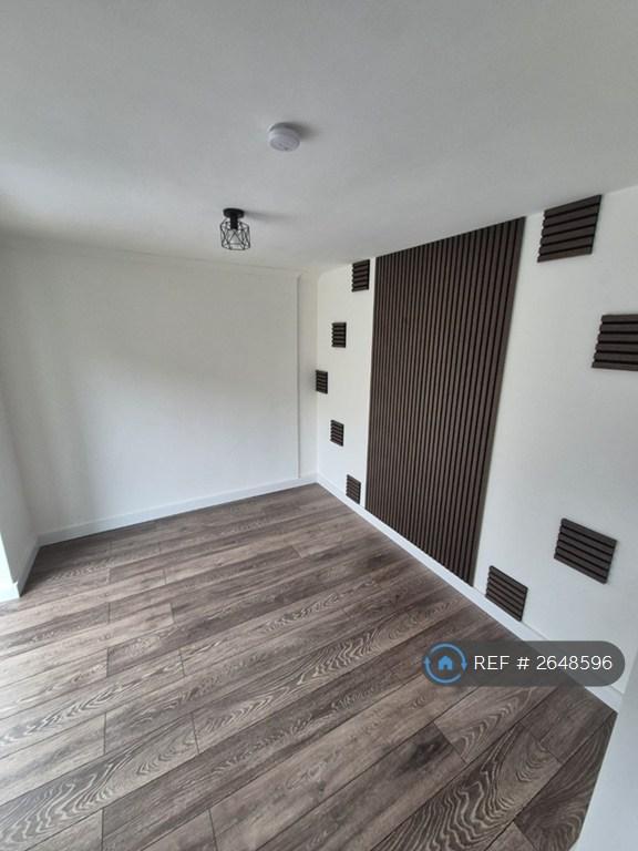 3 bedroom house in Counts Farm Road, Corby, NN18 (3 bed) (#2648596)