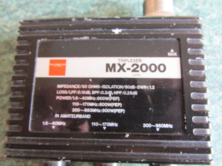 AMATEUR RADIO DIAMOND MX-2000 6m/2m/70cm TRIPLEXER.
