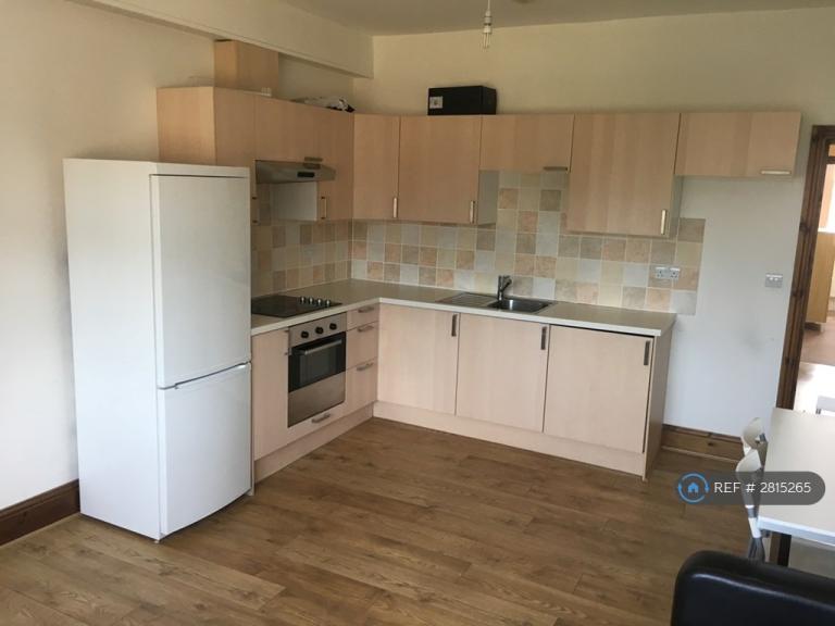 3 bedroom flat in Hyde Terrace, Leeds, LS2 (3 bed) (#2815265)