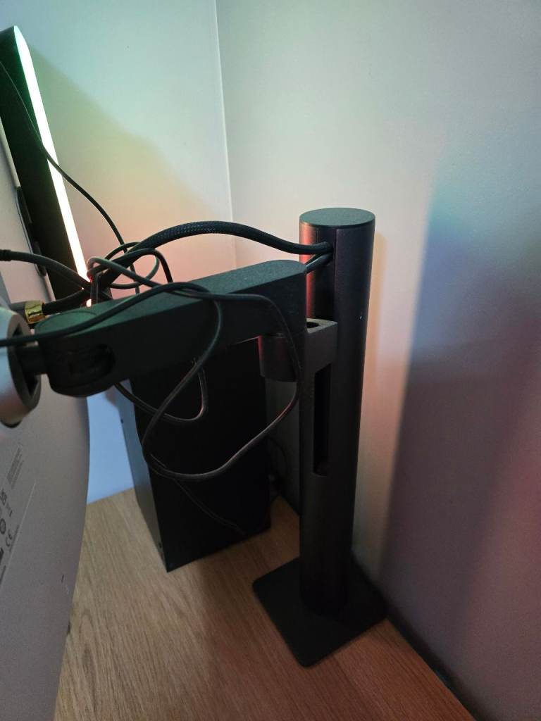 LG UltraFine Monitor 32UN88A, 4k, 60Hz HDR 10,HDMI, Displayport, With Stand