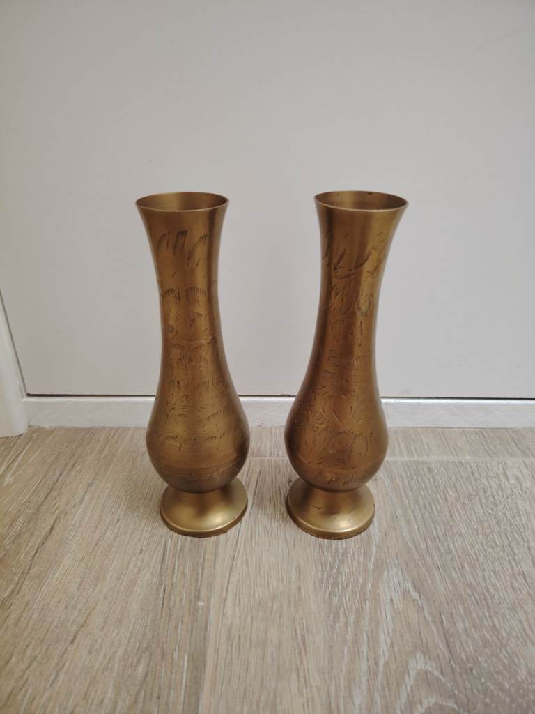 2x lovely Vintage Engraved Brass Vases Flowers buds decoration 8” heavyweight floral India