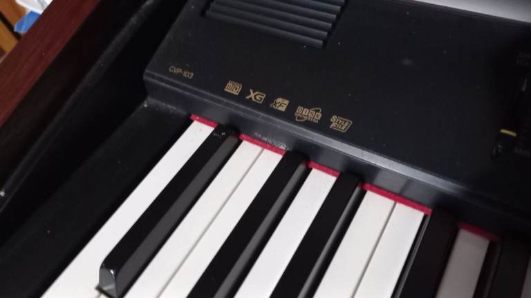 Yamaha Clavinova cvp-103