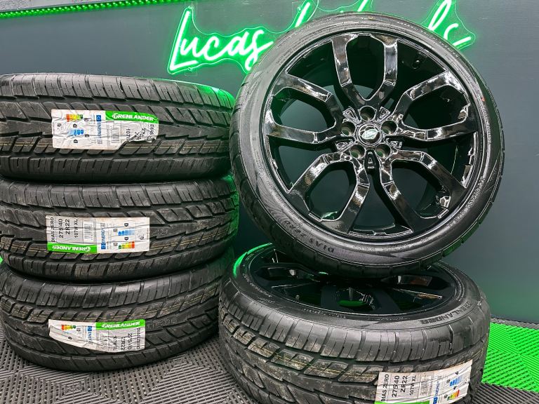 Genuine Discovery Range Rover Sport Vogue 22 inch alloy wheels X5 powder coated black & NEW tyres!