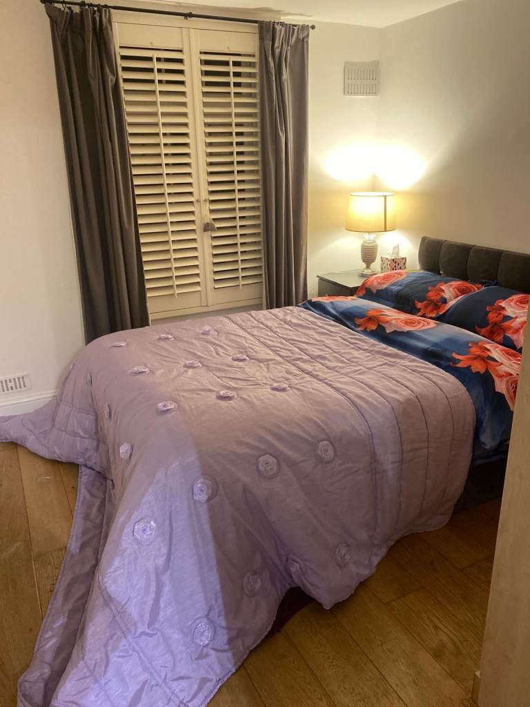 Welcoming Muslim female friendly home with relaxing garden - EN8 Waltham Cross