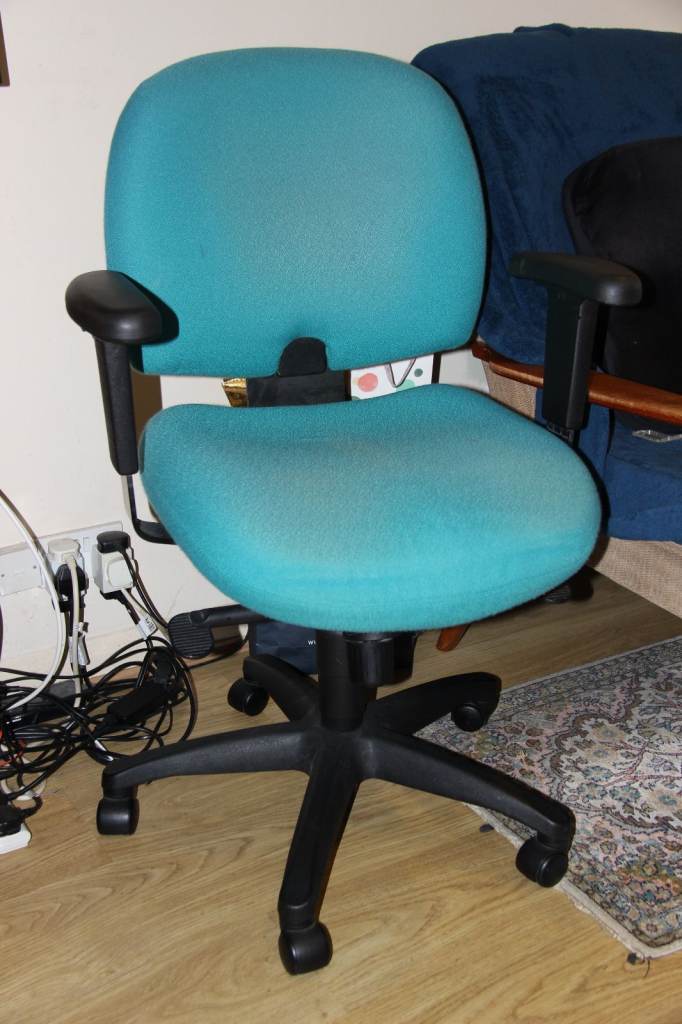 Green Office Chair for Sale - Used with Some Wear and Tear