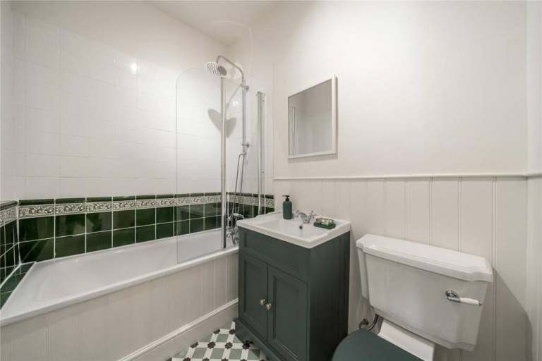  Charming  Room in Canning Town – All Bills Paid, Ready to Move ✅✅