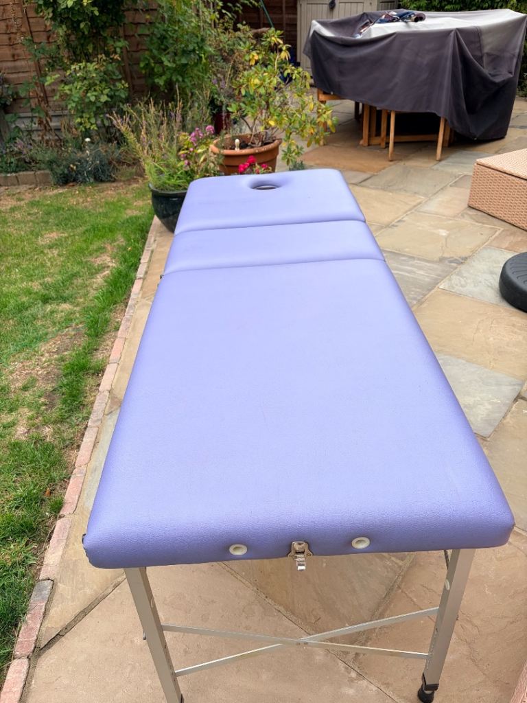 Portable massage couch 