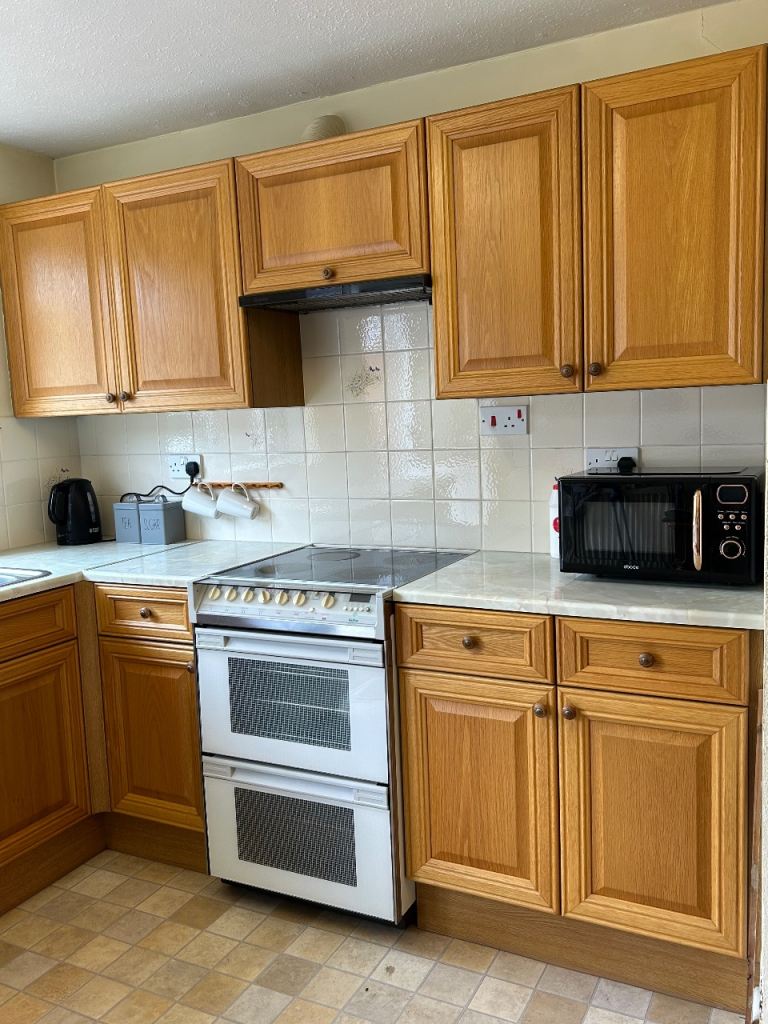 Full Kitchen– Good Condition, Ready for Collection