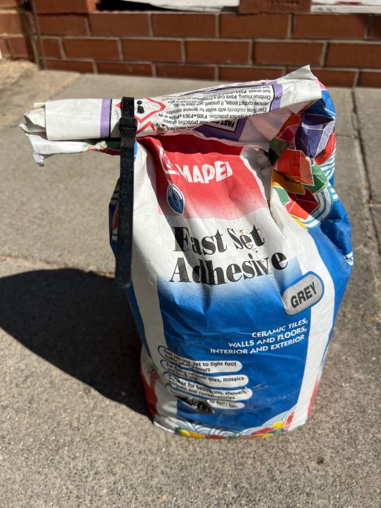 Tile adhesive Grey Mapei