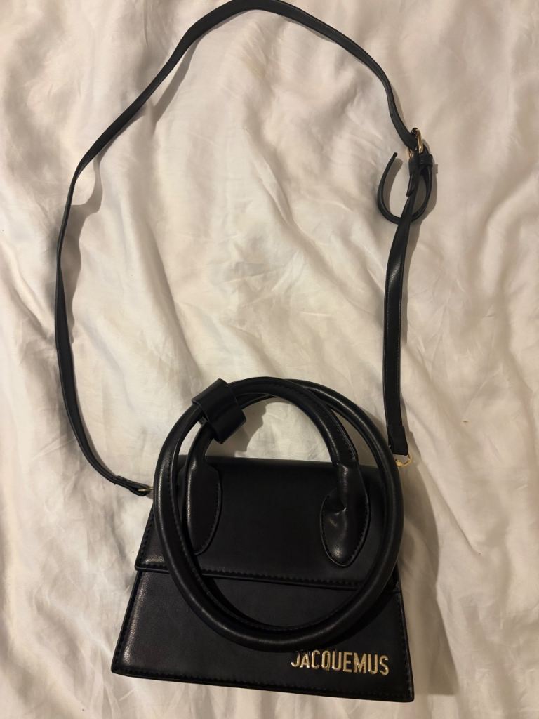 black jaquemus handbag 