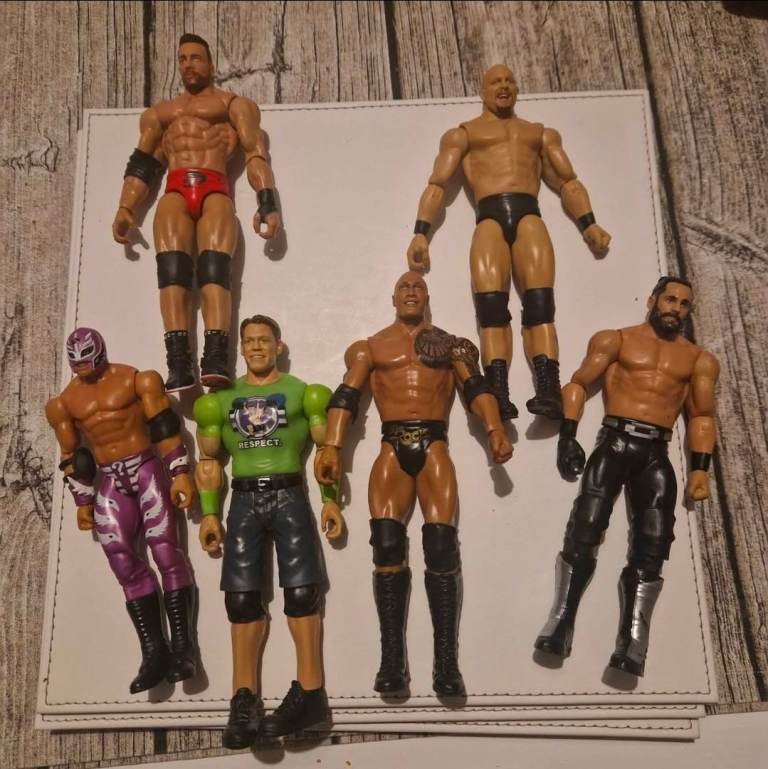 WWE wresting ring and action figures