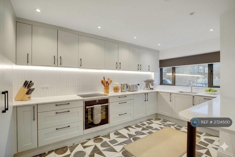 4 bedroom house in Ravensdale Gardens, London, SE19 (4 bed) (#2724500)